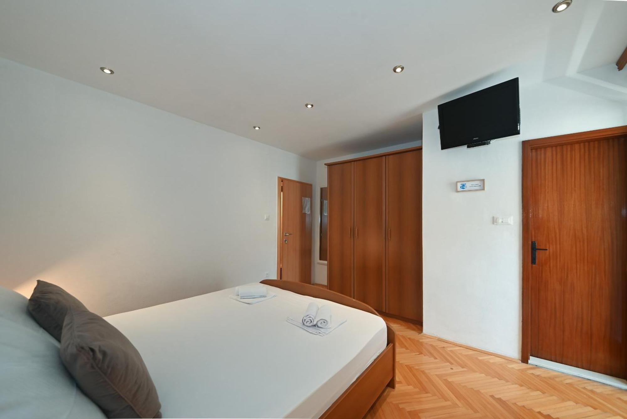 Apartments Carevic Ante Baška Voda Εξωτερικό φωτογραφία