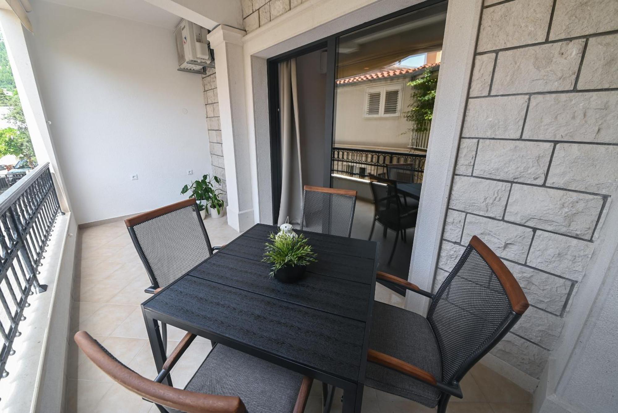 Apartments Carevic Ante Baška Voda Εξωτερικό φωτογραφία
